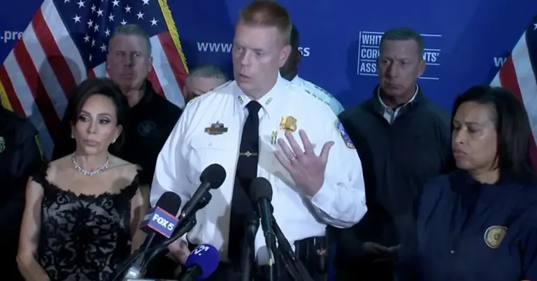 ওয়াশিংটন ডিসির পুলিশ চিফ জেফরি ডব্লিউ ক্যারল